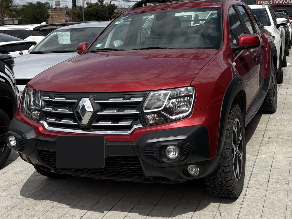 Renault Oroch roja